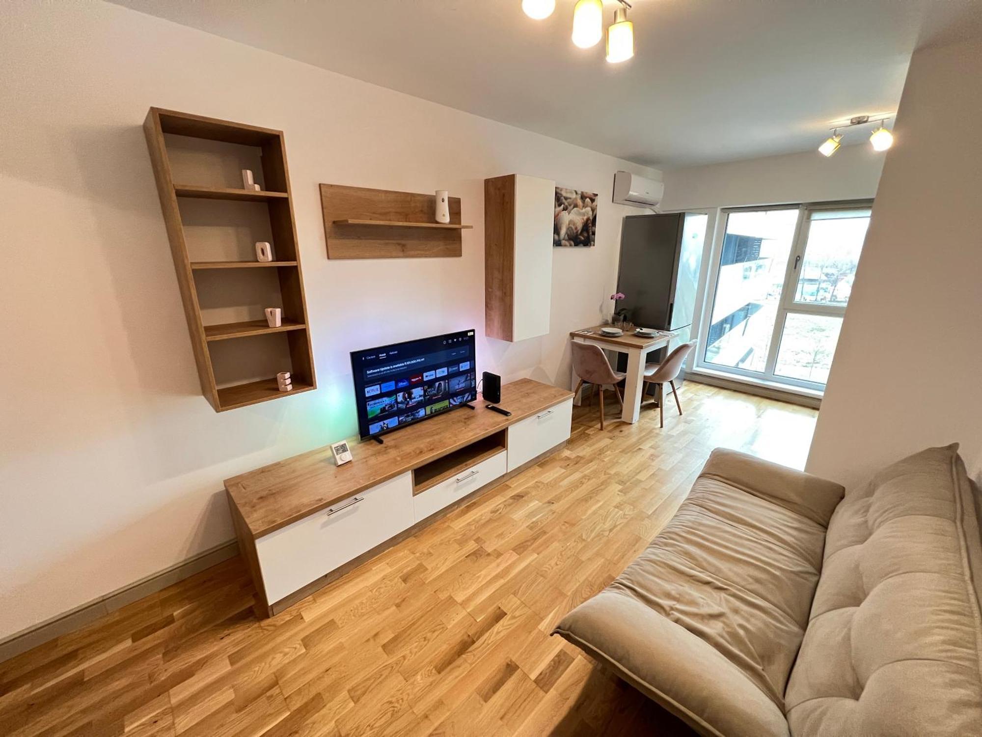 Airport Flyhub Chic Apartment Яссы Экстерьер фото