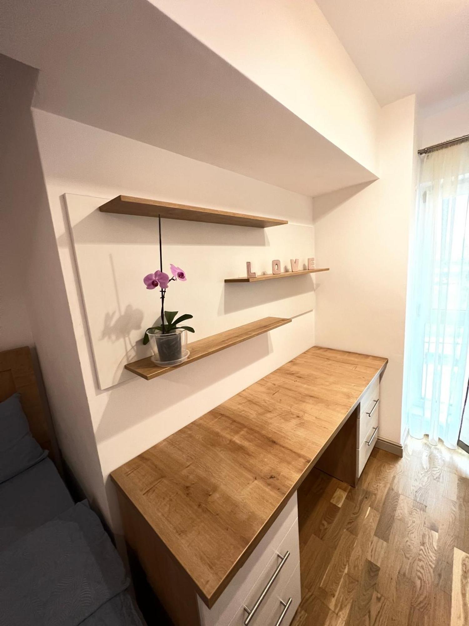 Airport Flyhub Chic Apartment Яссы Экстерьер фото