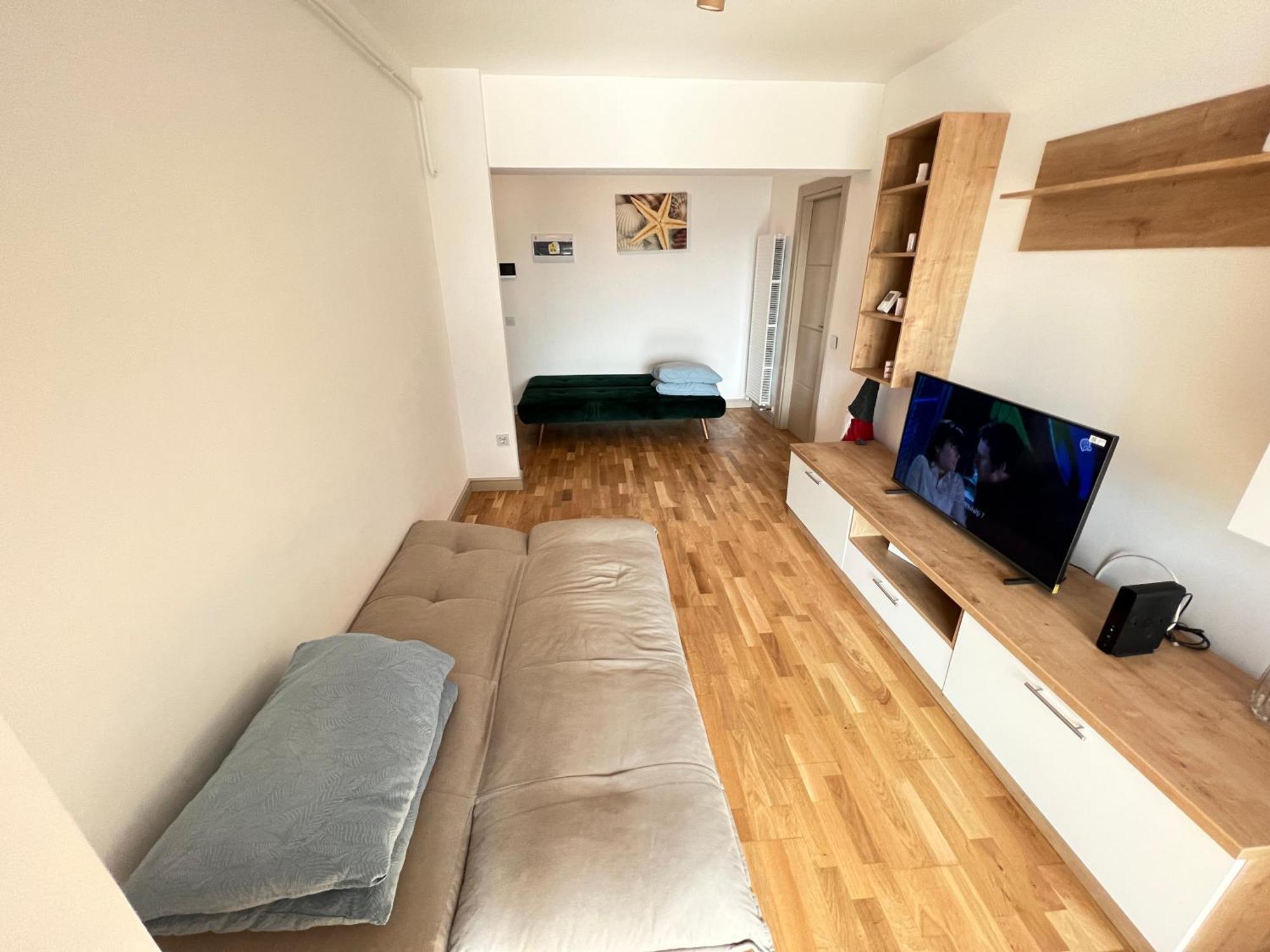 Airport Flyhub Chic Apartment Яссы Экстерьер фото