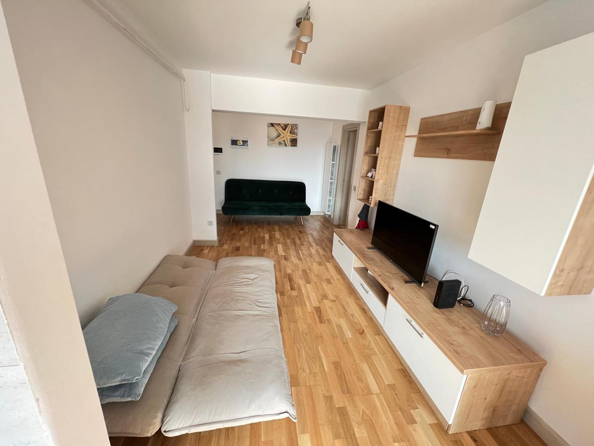 Airport Flyhub Chic Apartment Яссы Экстерьер фото